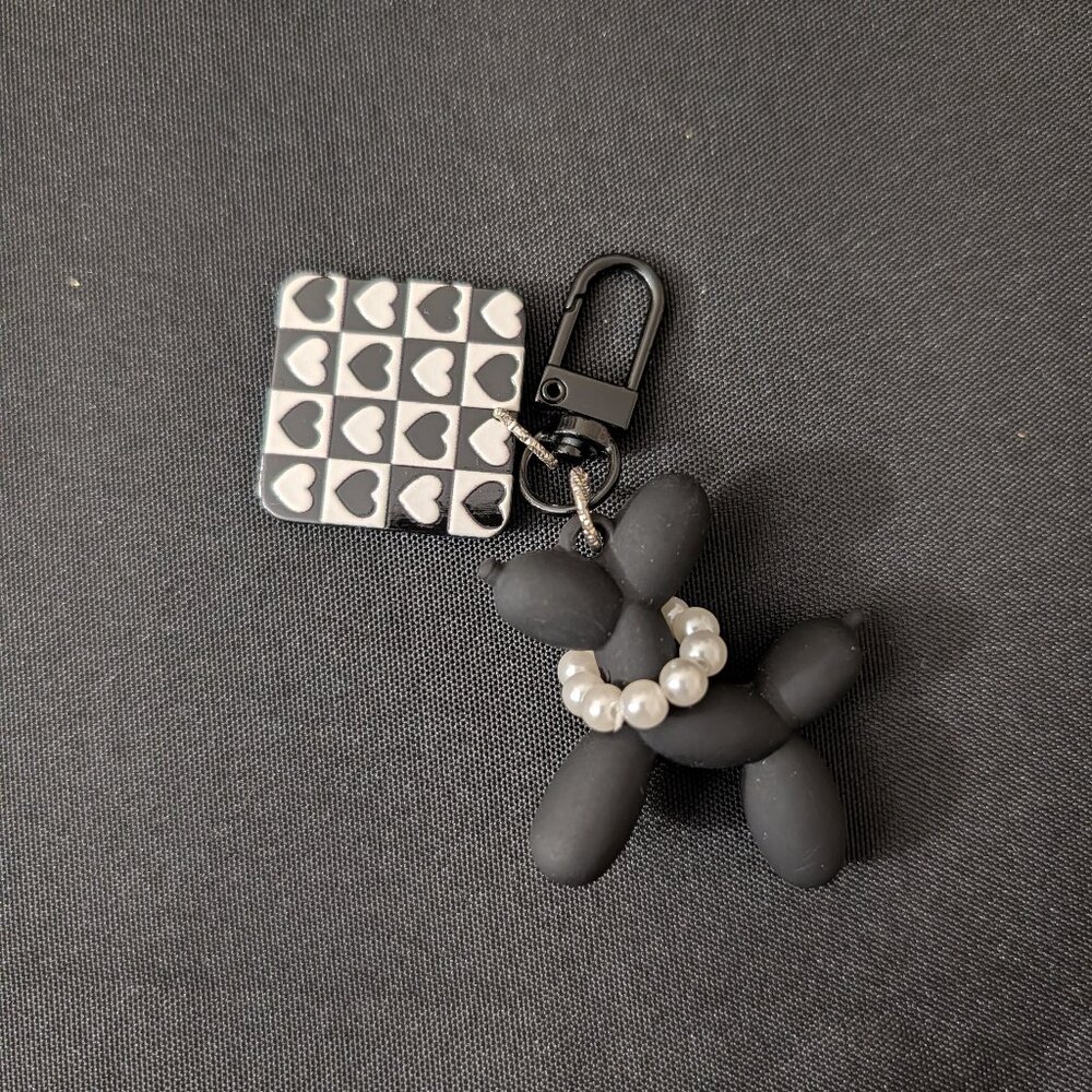 Black Balloon Dog Heart Keychain